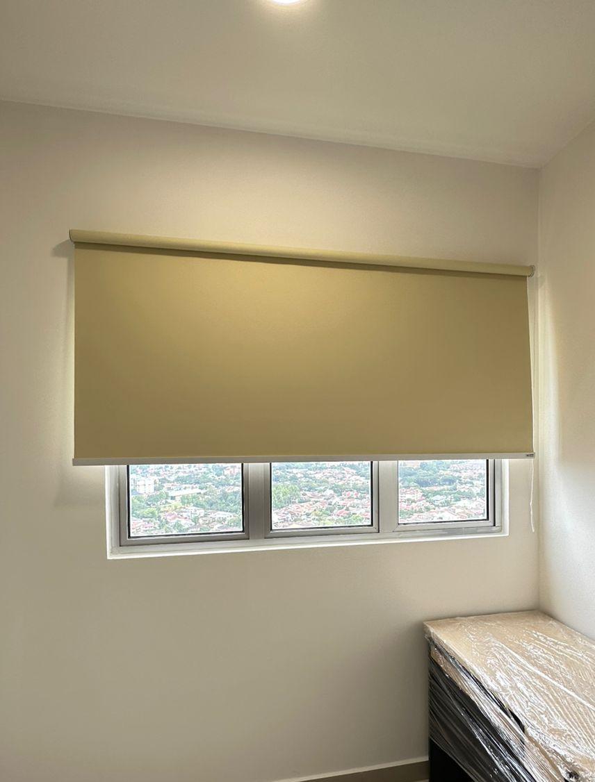 Small room roller blind curtain