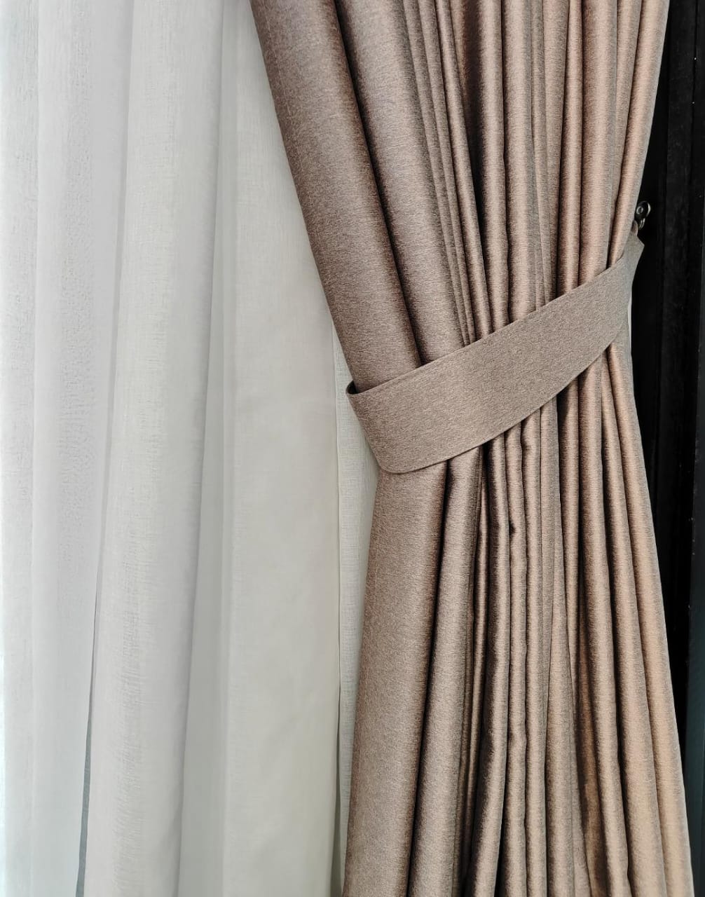 Premium curtain fabric and finishing detail